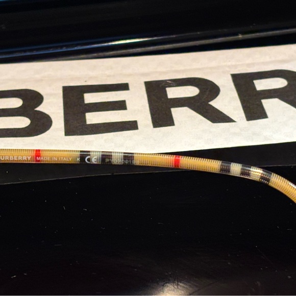 New Burberry BE4316 3853/11 Willow Black Sunglasses - Picture 7 of 14